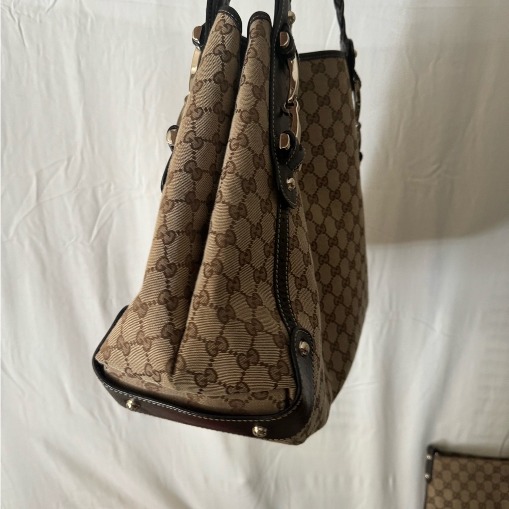 Gucci Oversized Large Pelham Tote - Picture 3 of 13